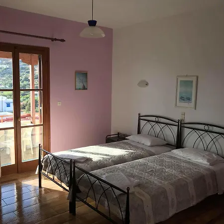 Apartment Elina Batsi (Andros)